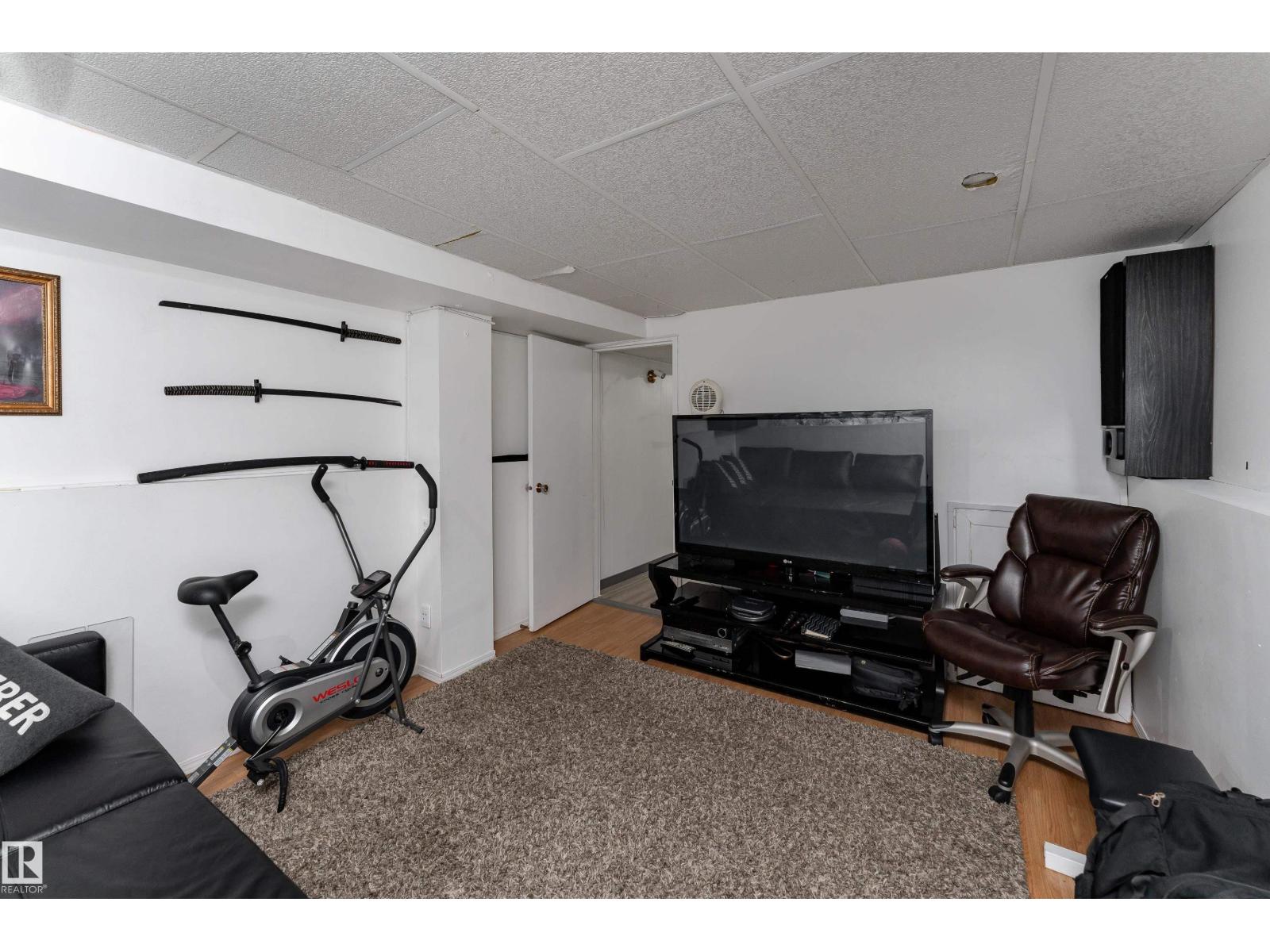 105 Callingwood Two NW - 32