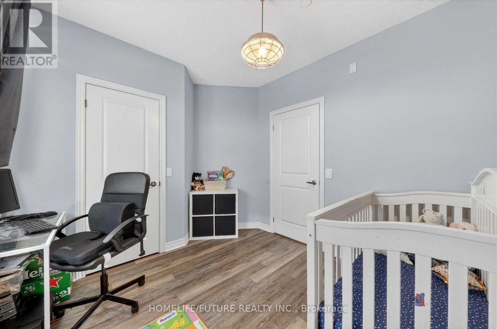 #125 7325 MARKHAM ROAD - 20