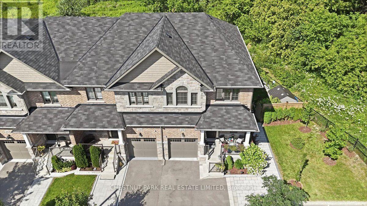 21 GORD MATTHEWS WAY - 44
