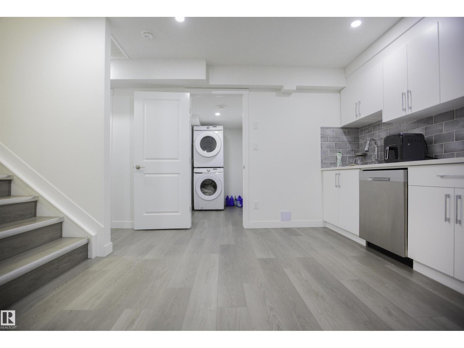 3631 213 ST NW - 48