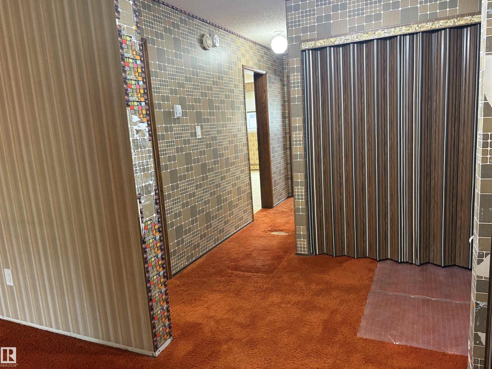#301 10320 113 ST NW - Image 14