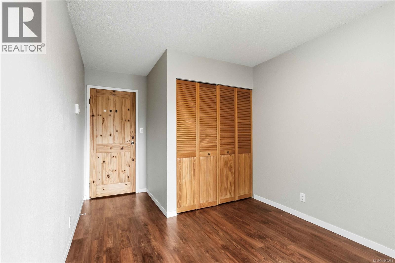 #304 830 Esquimalt Rd - 26