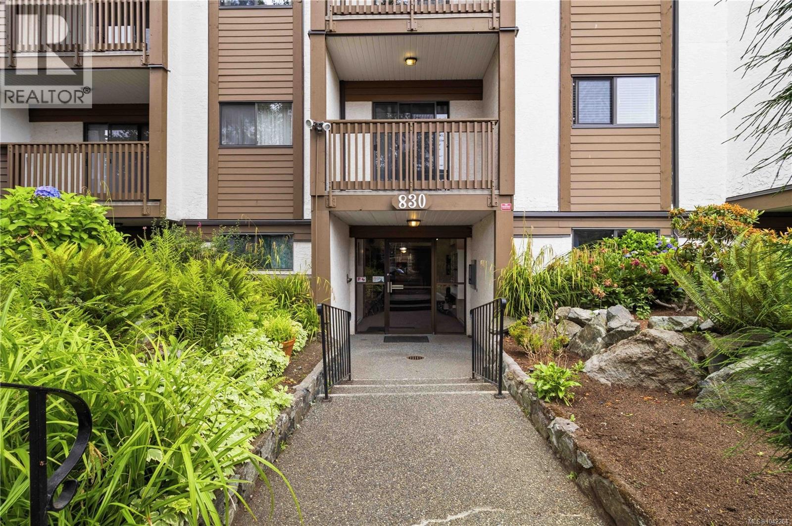 #304 830 Esquimalt Rd - 4