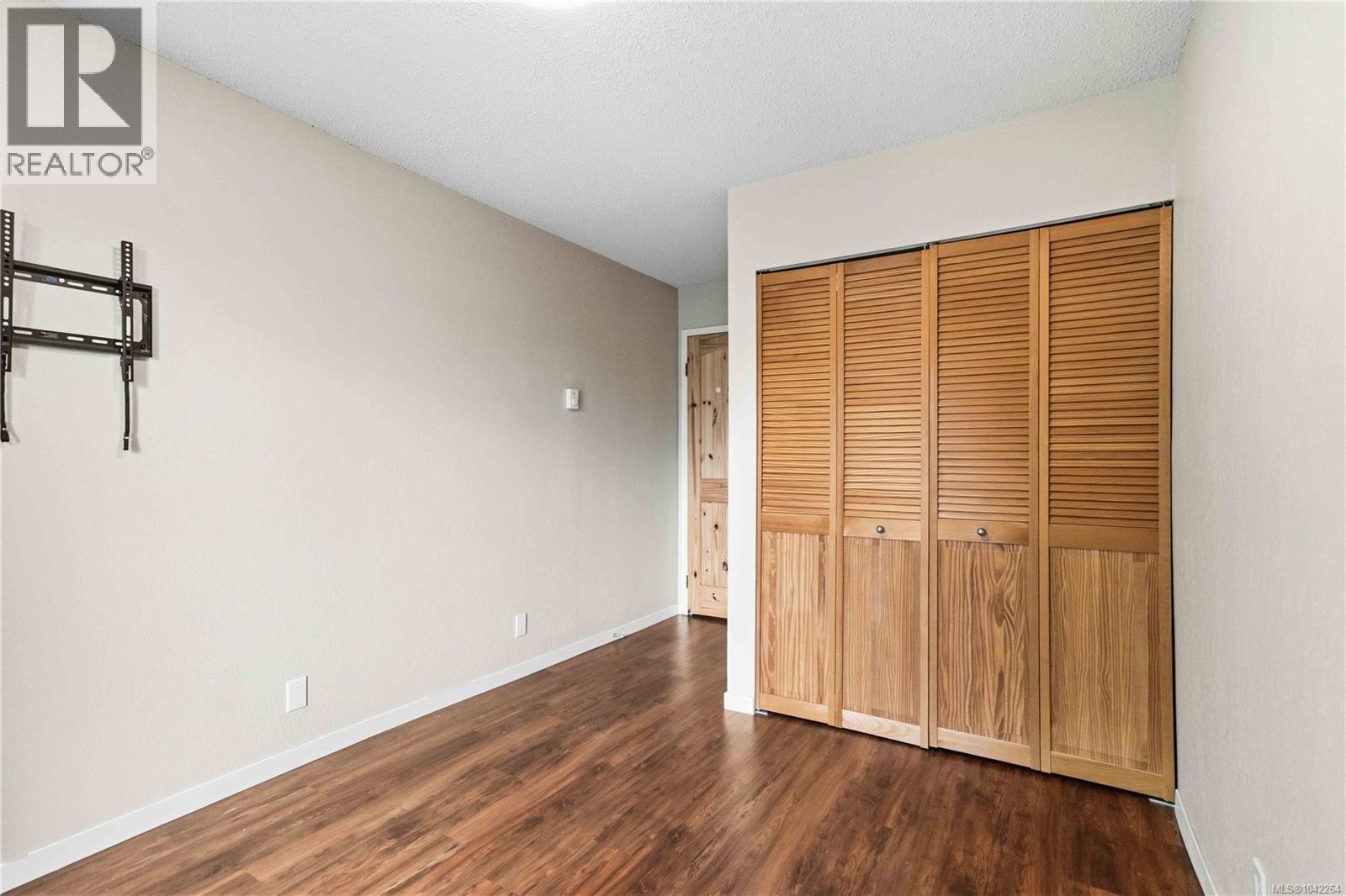#304 830 Esquimalt Rd - 25