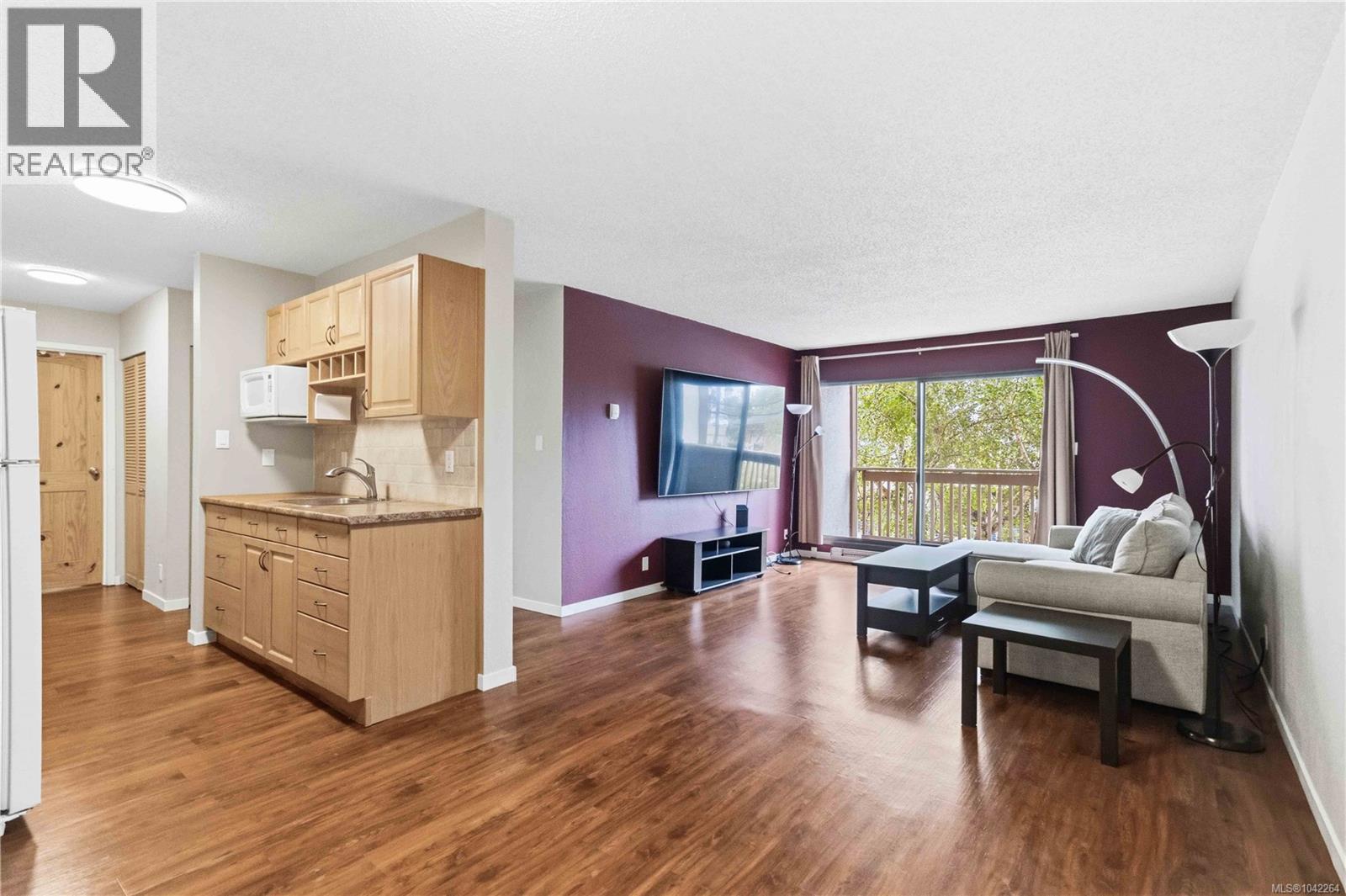 #304 830 Esquimalt Rd - 2