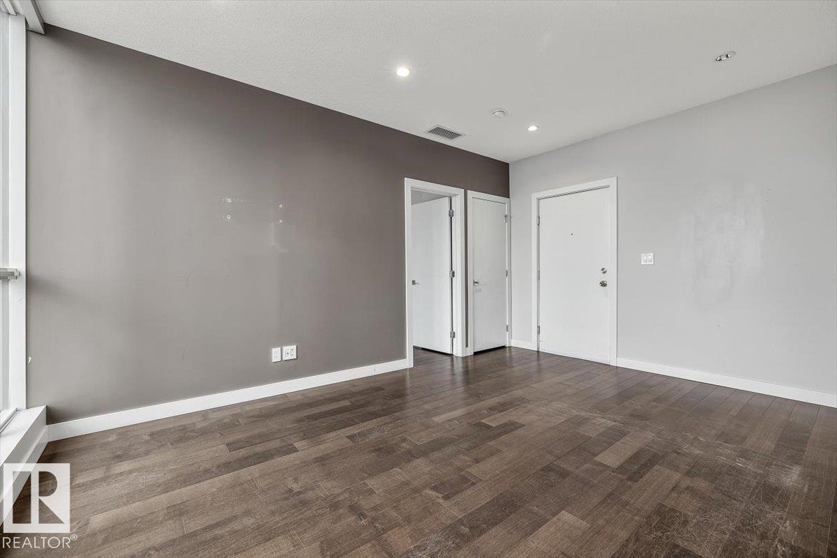 #2702 10238 103 ST NW - 6