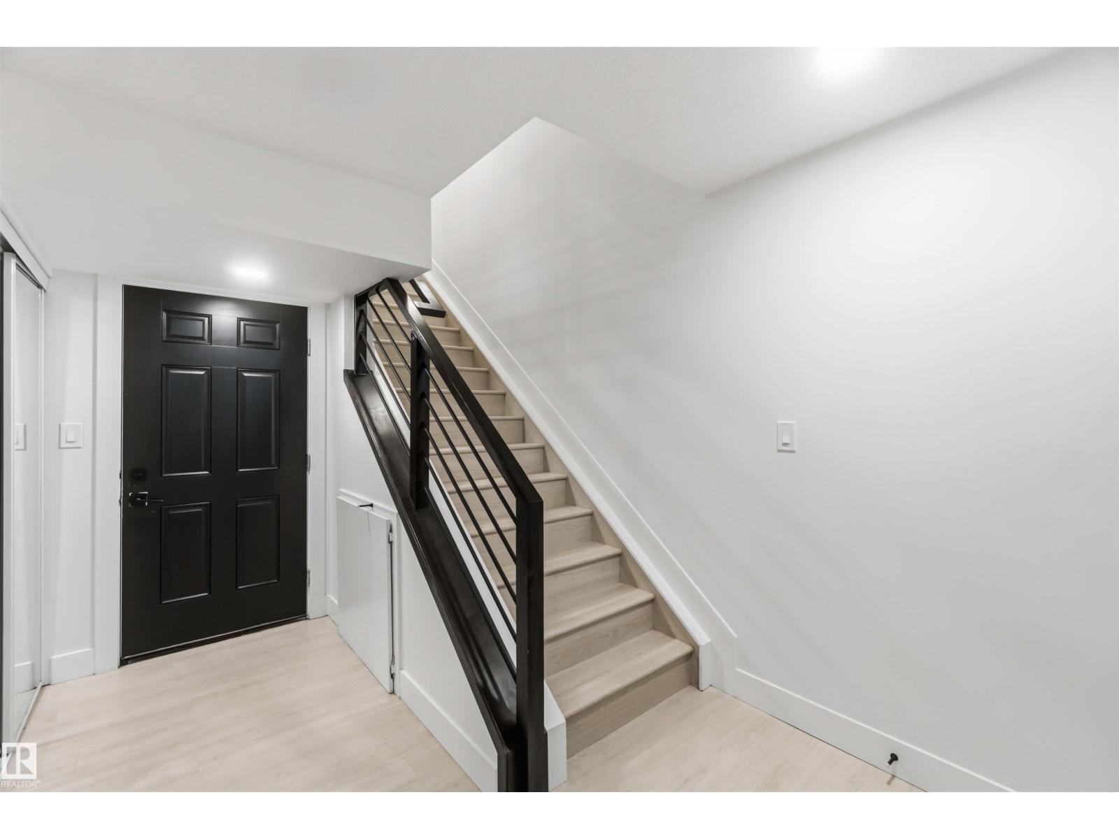 #67 230 EDGEMONT RD NW - 4