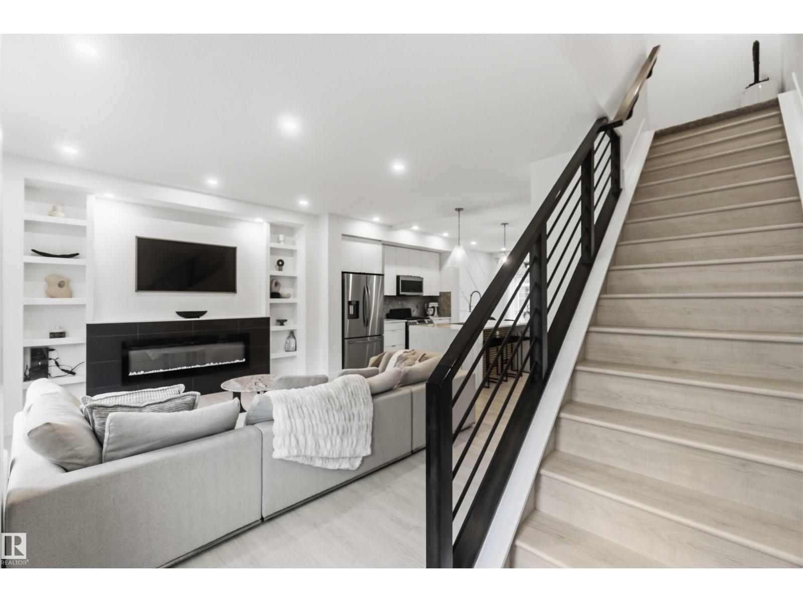 #67 230 EDGEMONT RD NW - 28