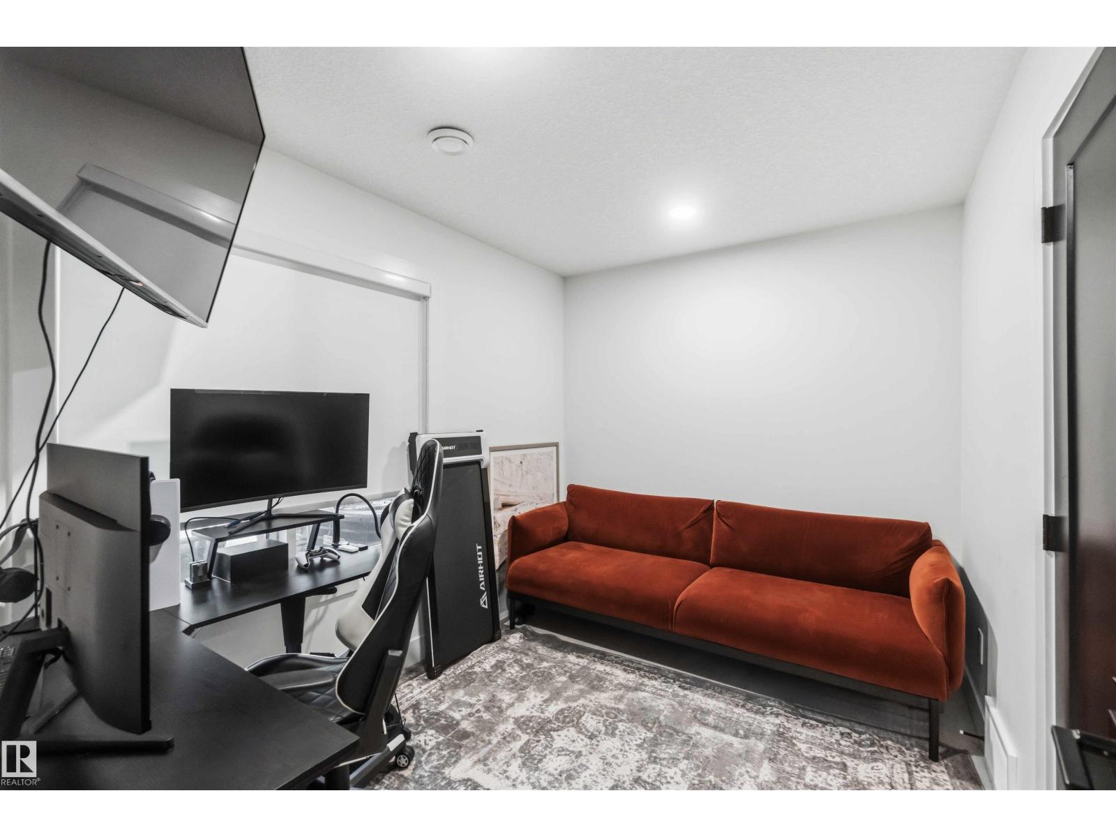 #67 230 EDGEMONT RD NW - 45