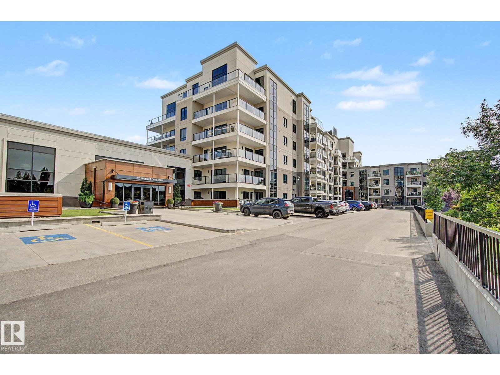 #810 200 BELLEROSE DR - 52