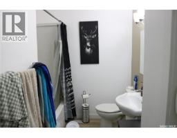 202 Main Street, Young, SK S0K4Y0 Photo 11