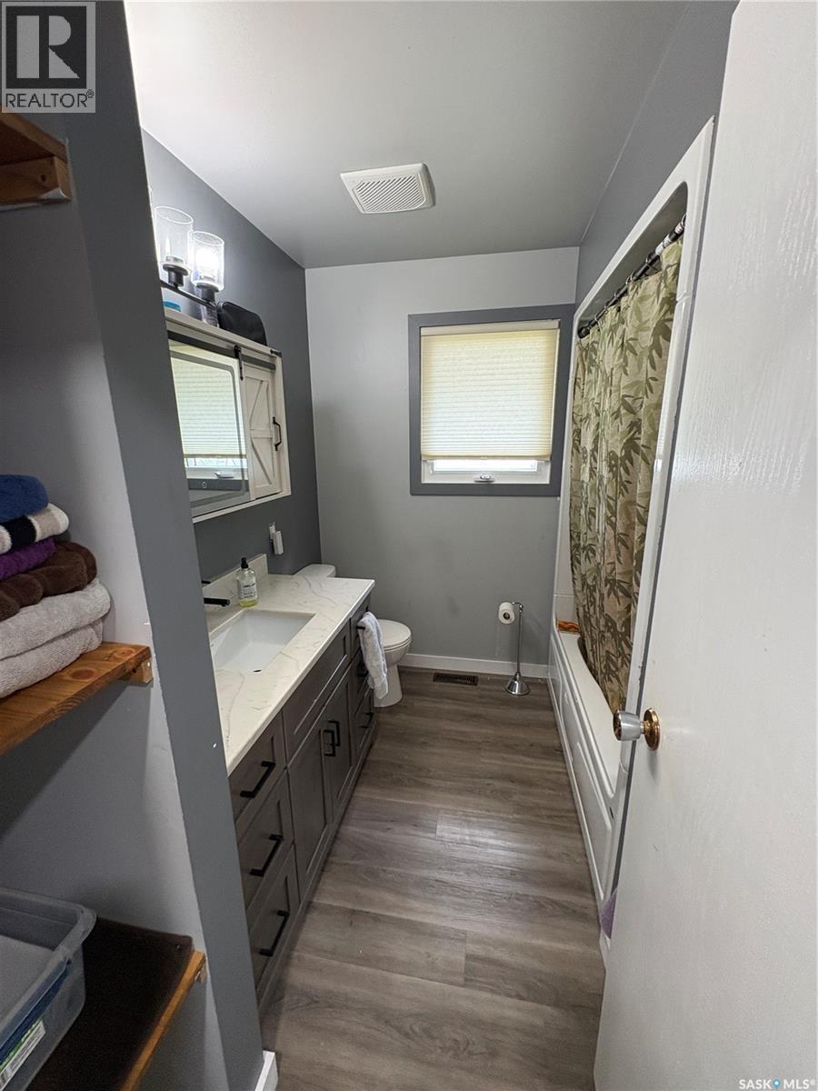 312 Bismark AVENUE - 10
