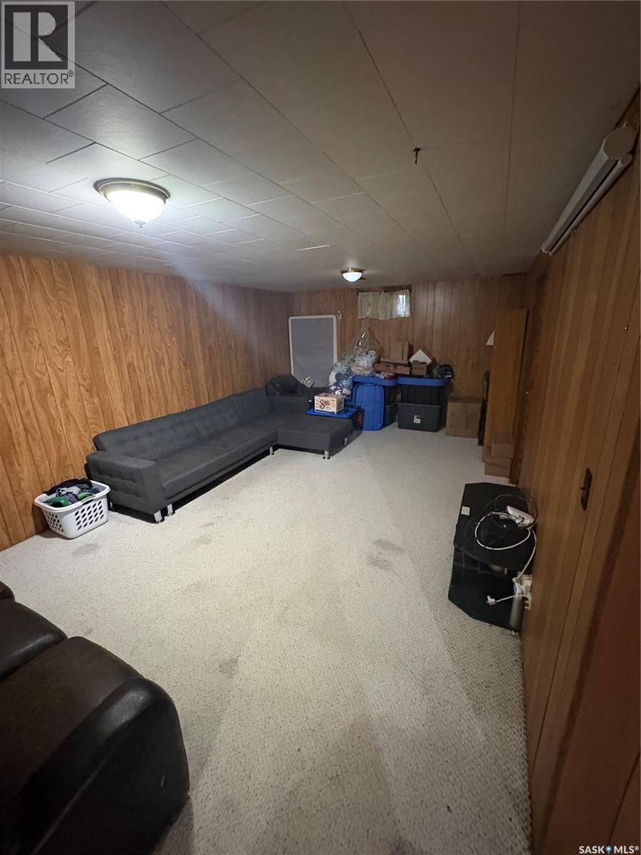 312 Bismark AVENUE - 13