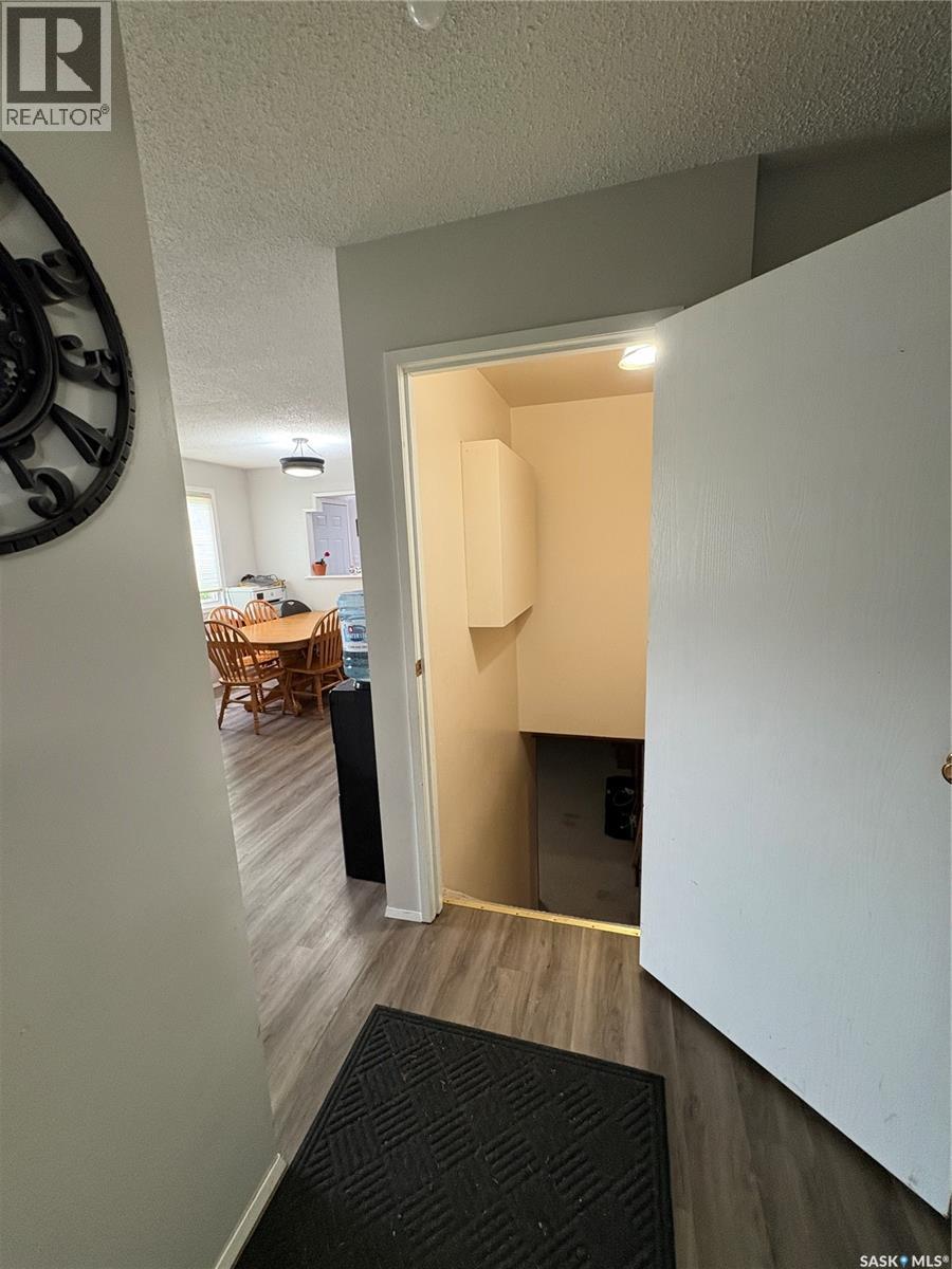 312 Bismark AVENUE - 3