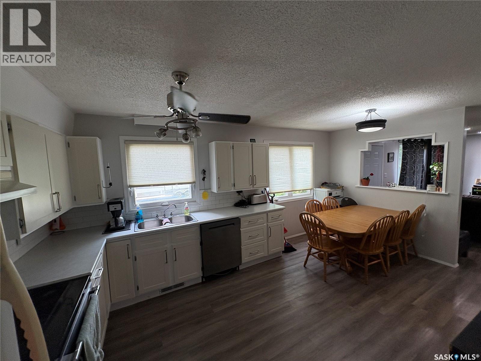 312 Bismark AVENUE - 4