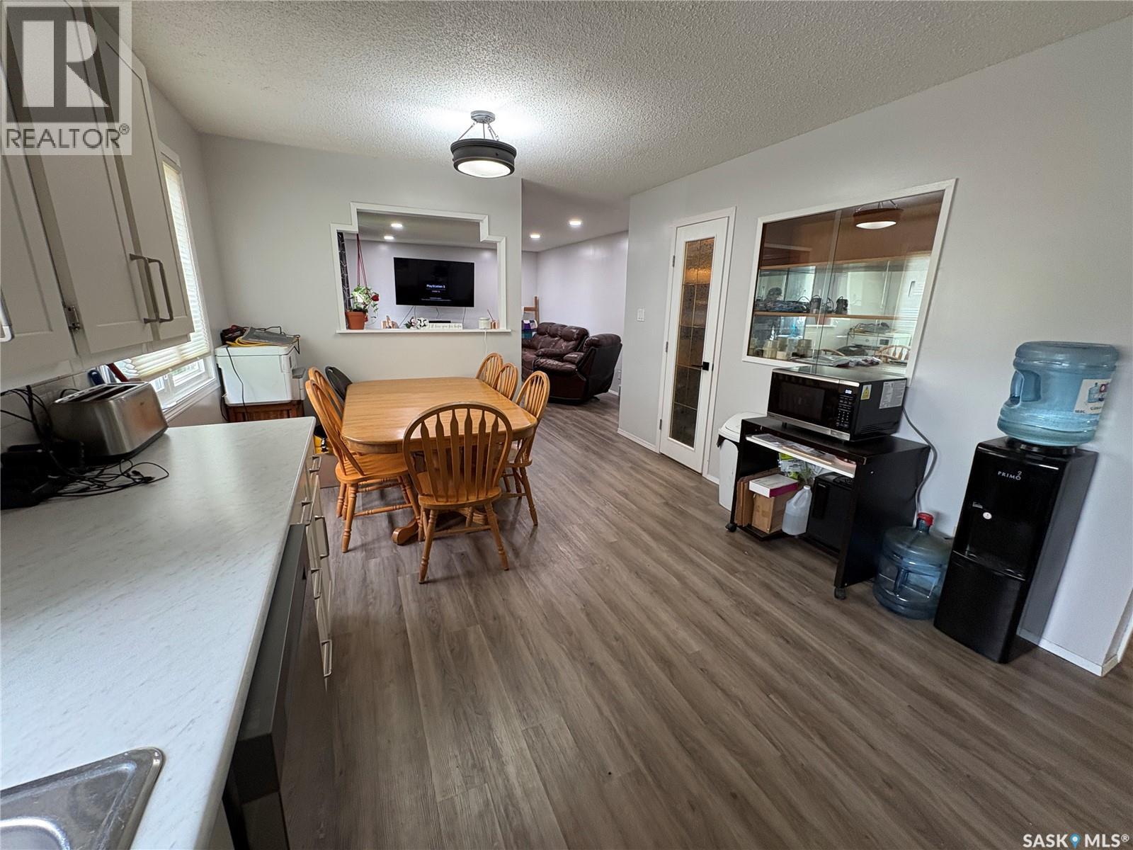 312 Bismark AVENUE - 5