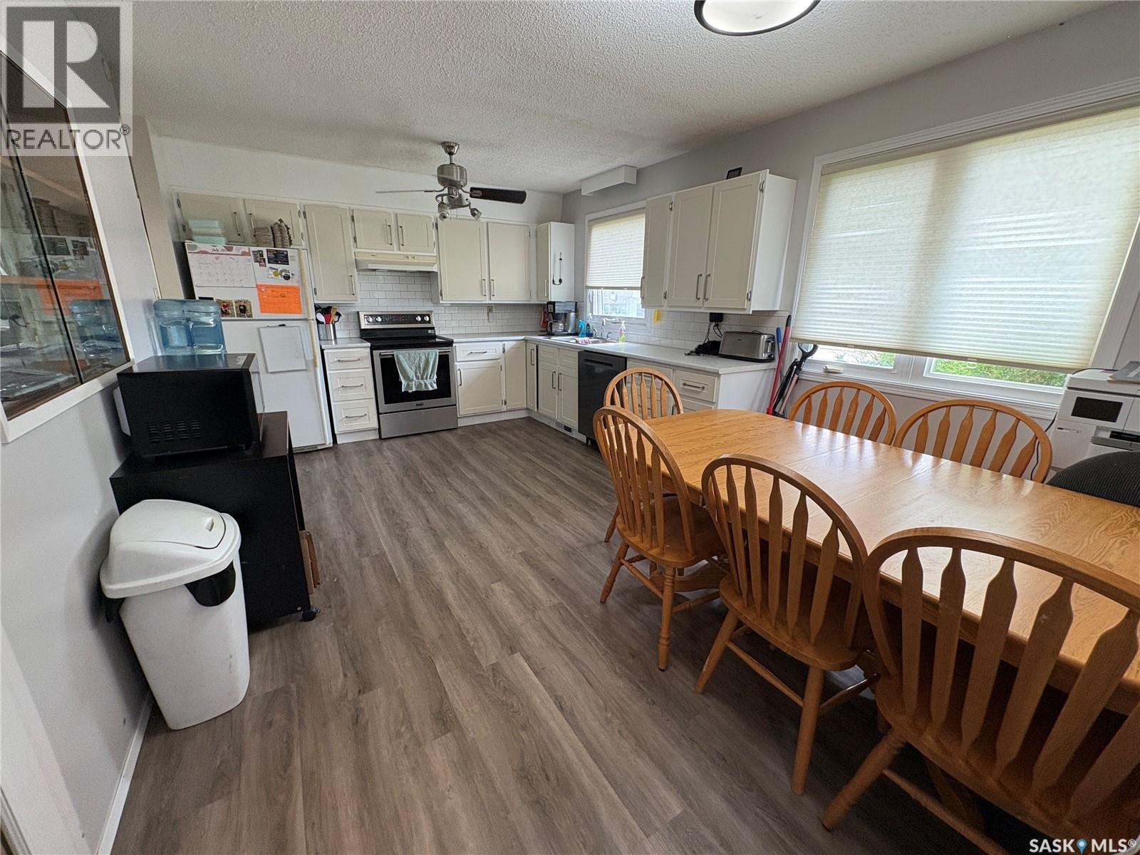 312 Bismark AVENUE - 6