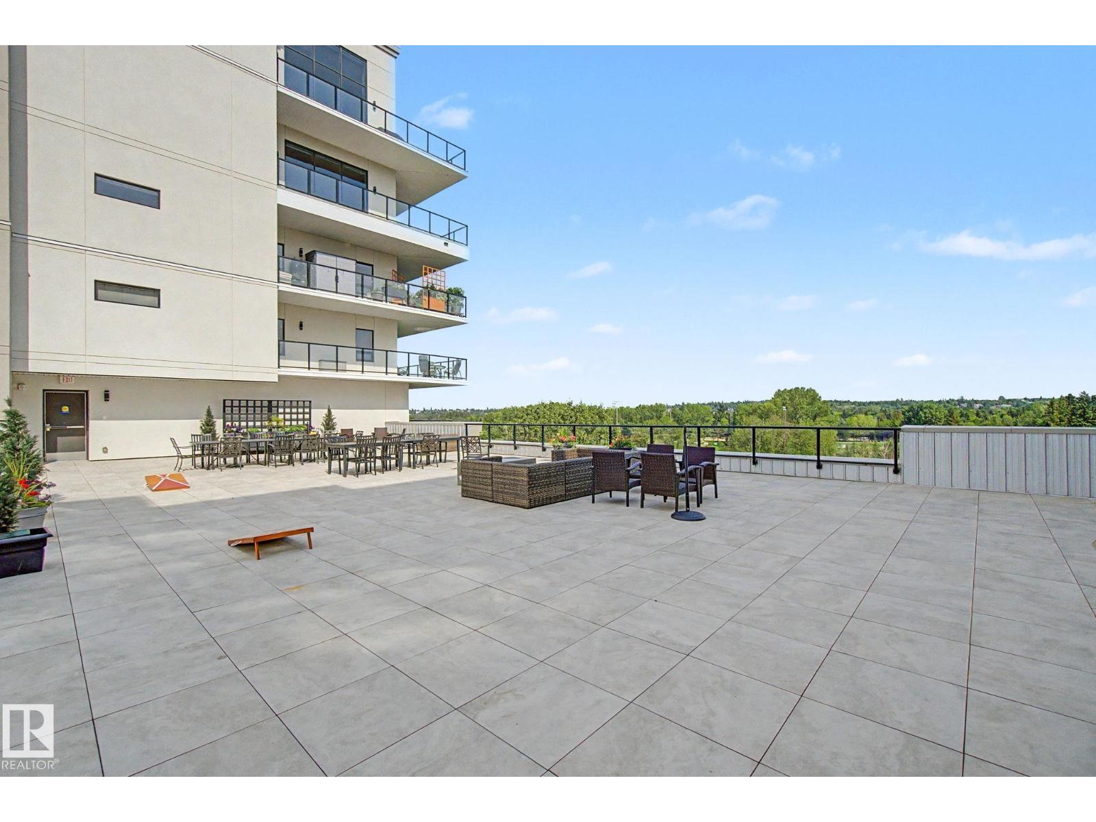 #810 200 BELLEROSE DR - 34