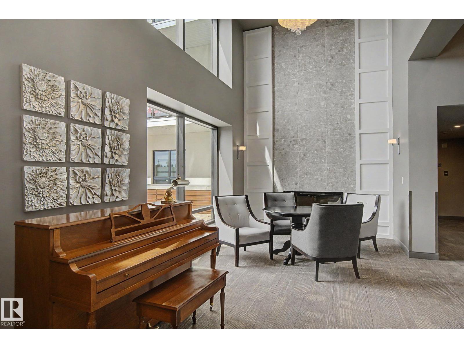 #810 200 BELLEROSE DR - 44