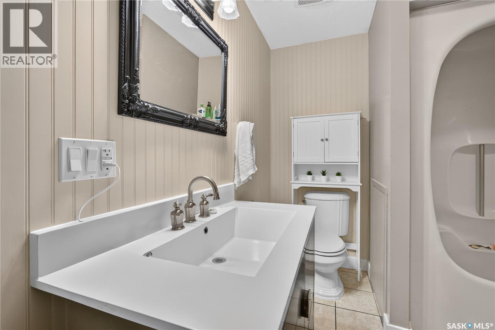 477 22nd STREET E - 23