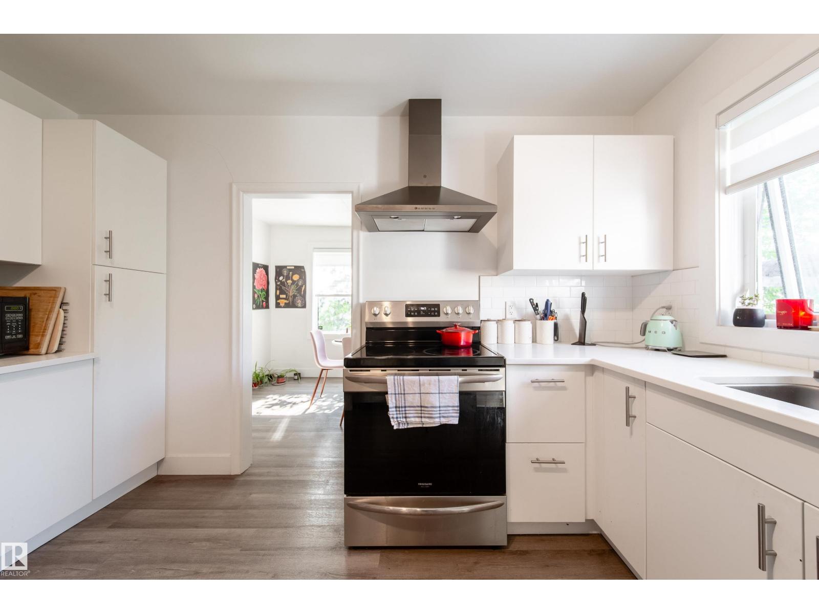 10671 63 AV NW - 14
