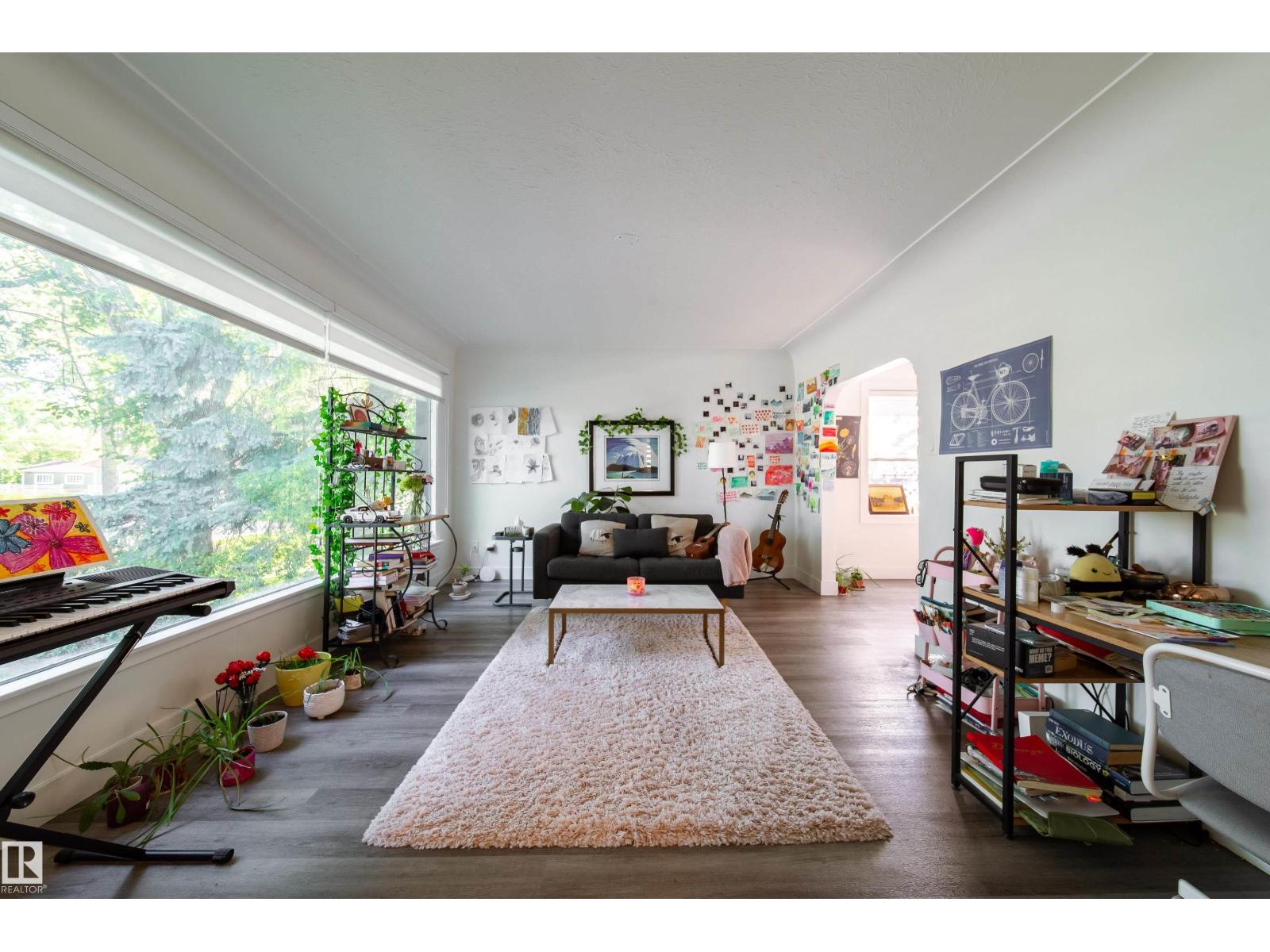 10671 63 AV NW - 3