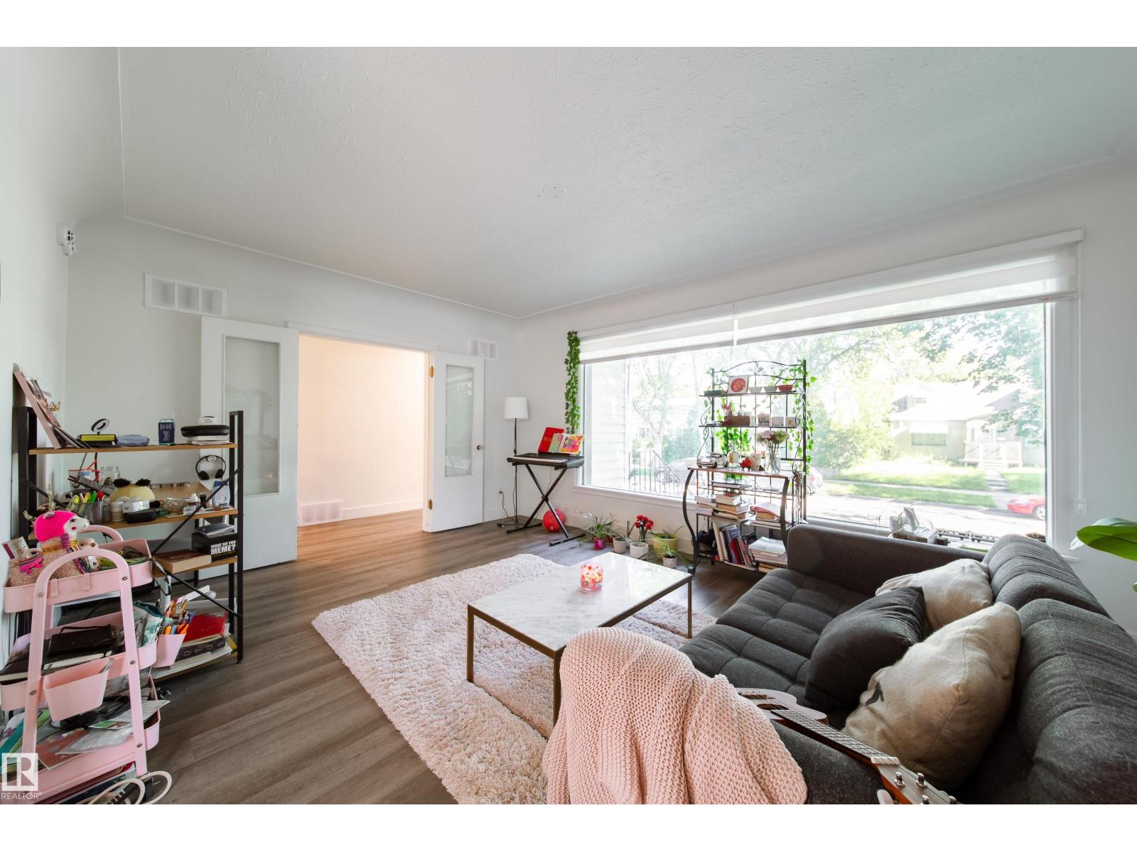 10671 63 AV NW - 2