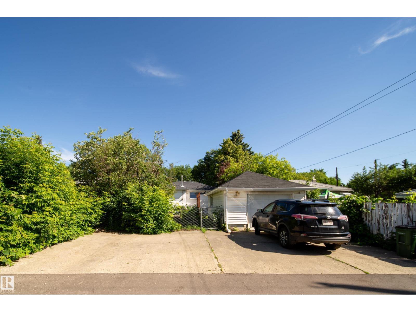 10671 63 AV NW - 39