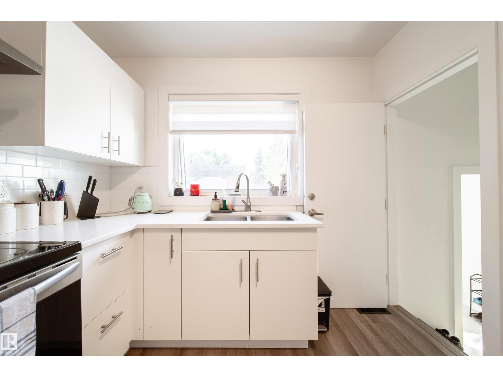 10671 63 AV NW - 15