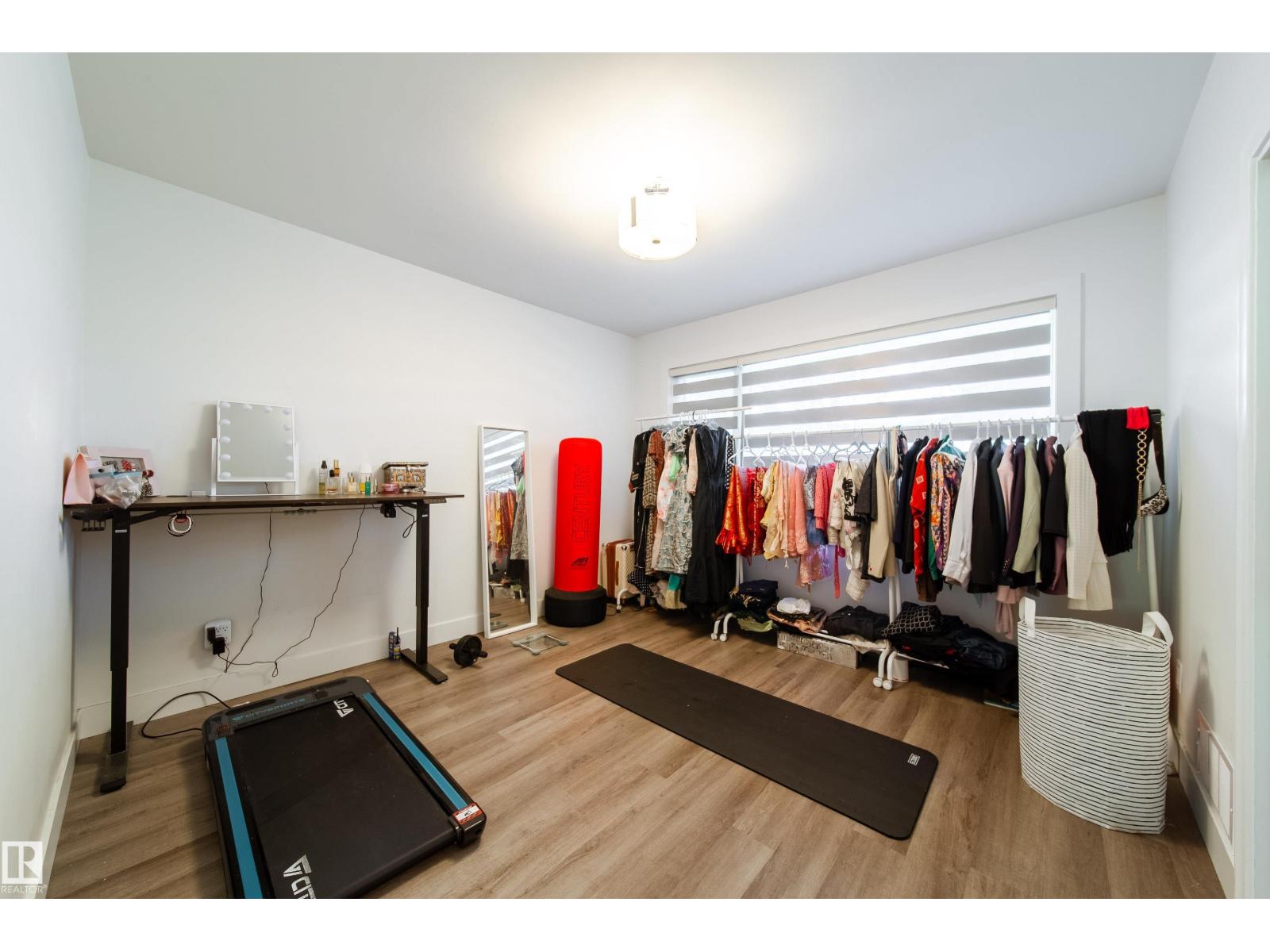 10671 63 AV NW - 19
