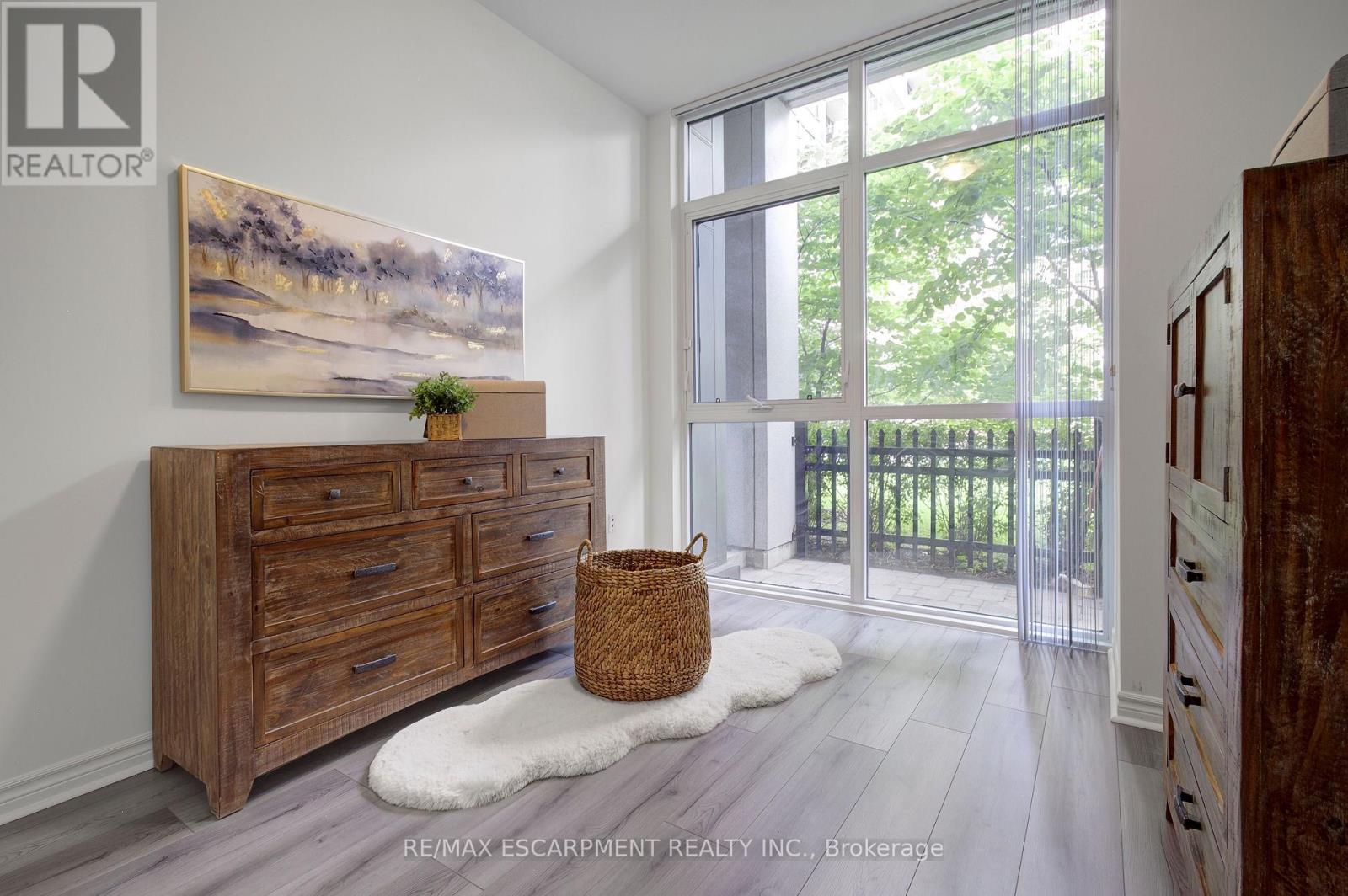 #107 349 RATHBURN ROAD W - Image 10