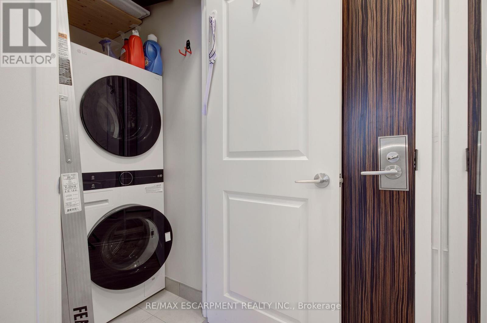 #107 349 RATHBURN ROAD W - Image 15