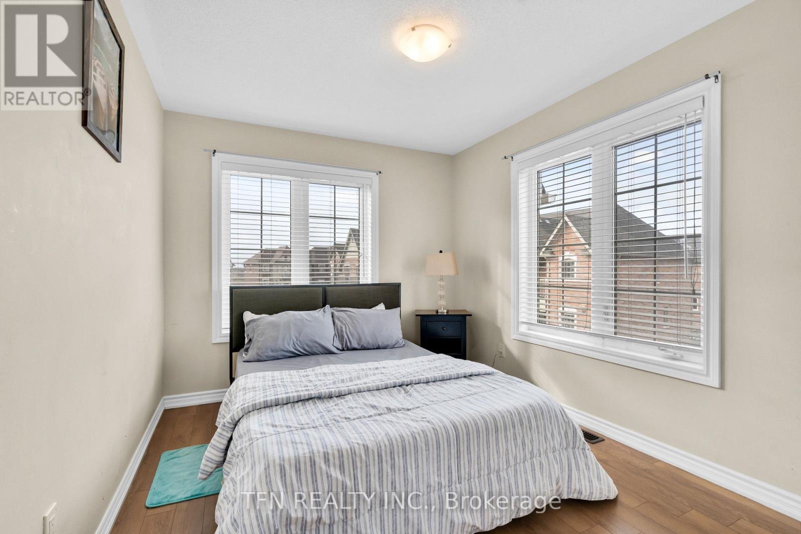 2 SHIFF CRESCENT - 24