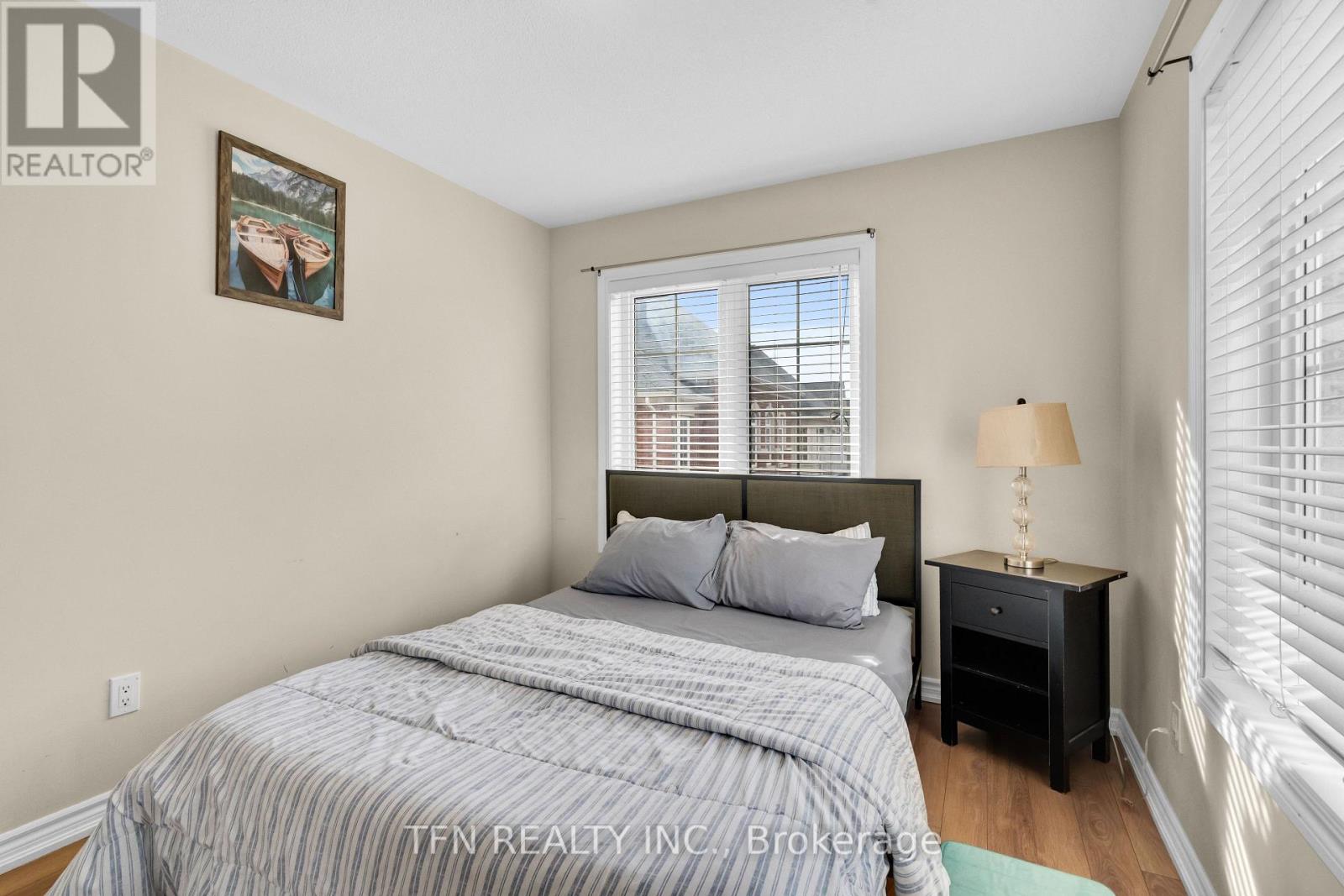 2 SHIFF CRESCENT - 25