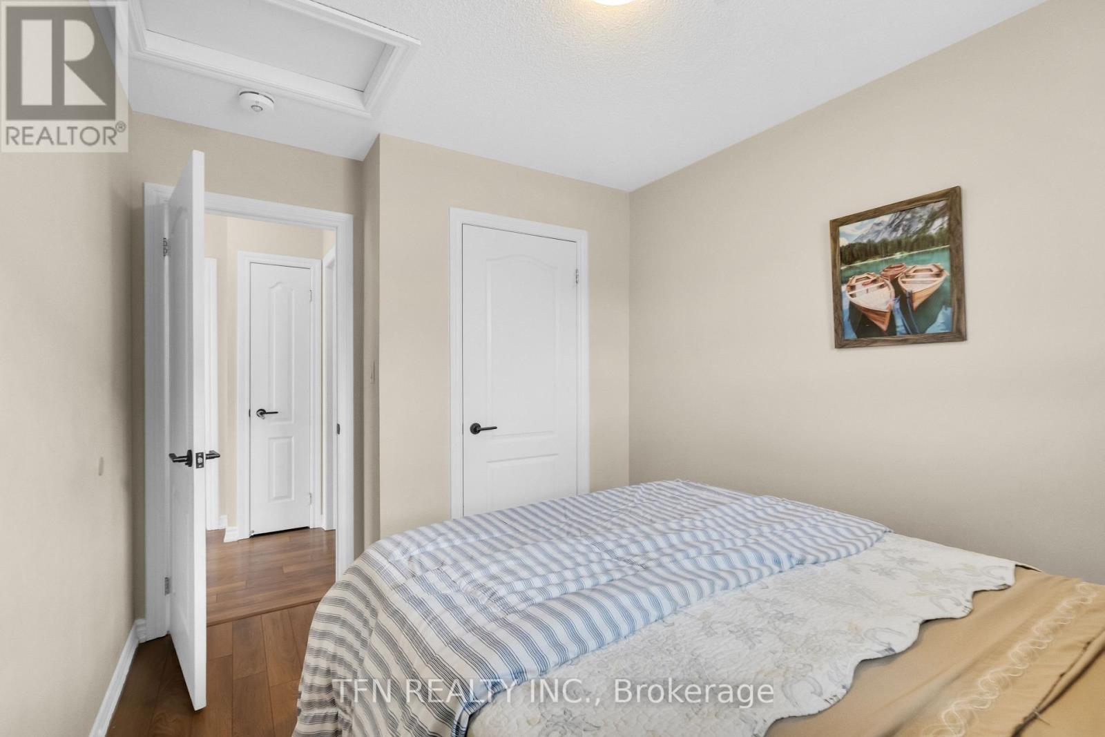 2 SHIFF CRESCENT - 28