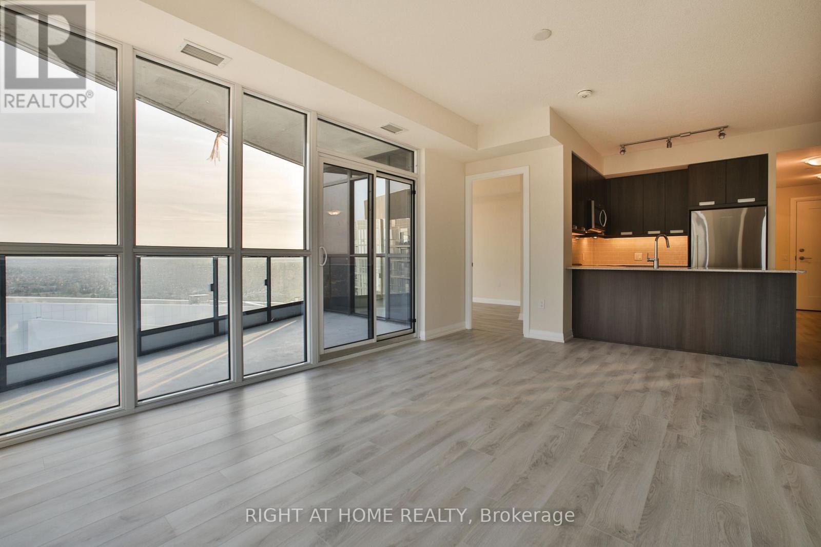 #2014 35 WATERGARDEN DRIVE - 10