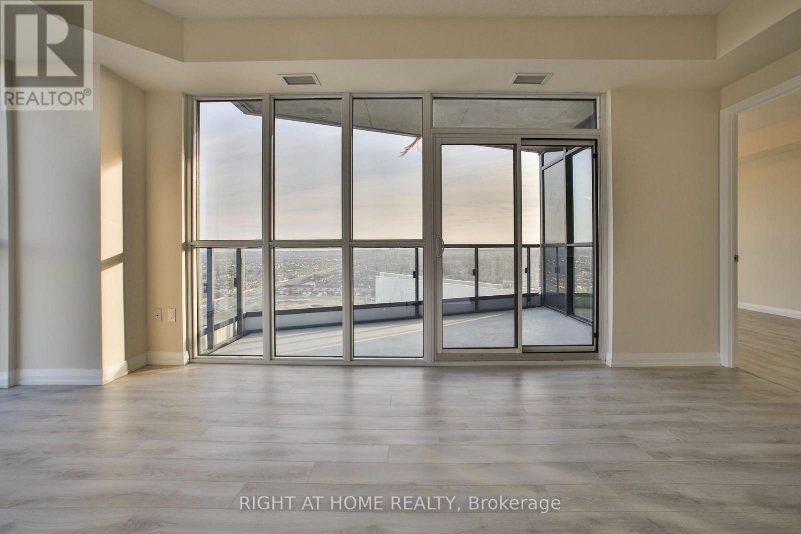 #2014 35 WATERGARDEN DRIVE - 12