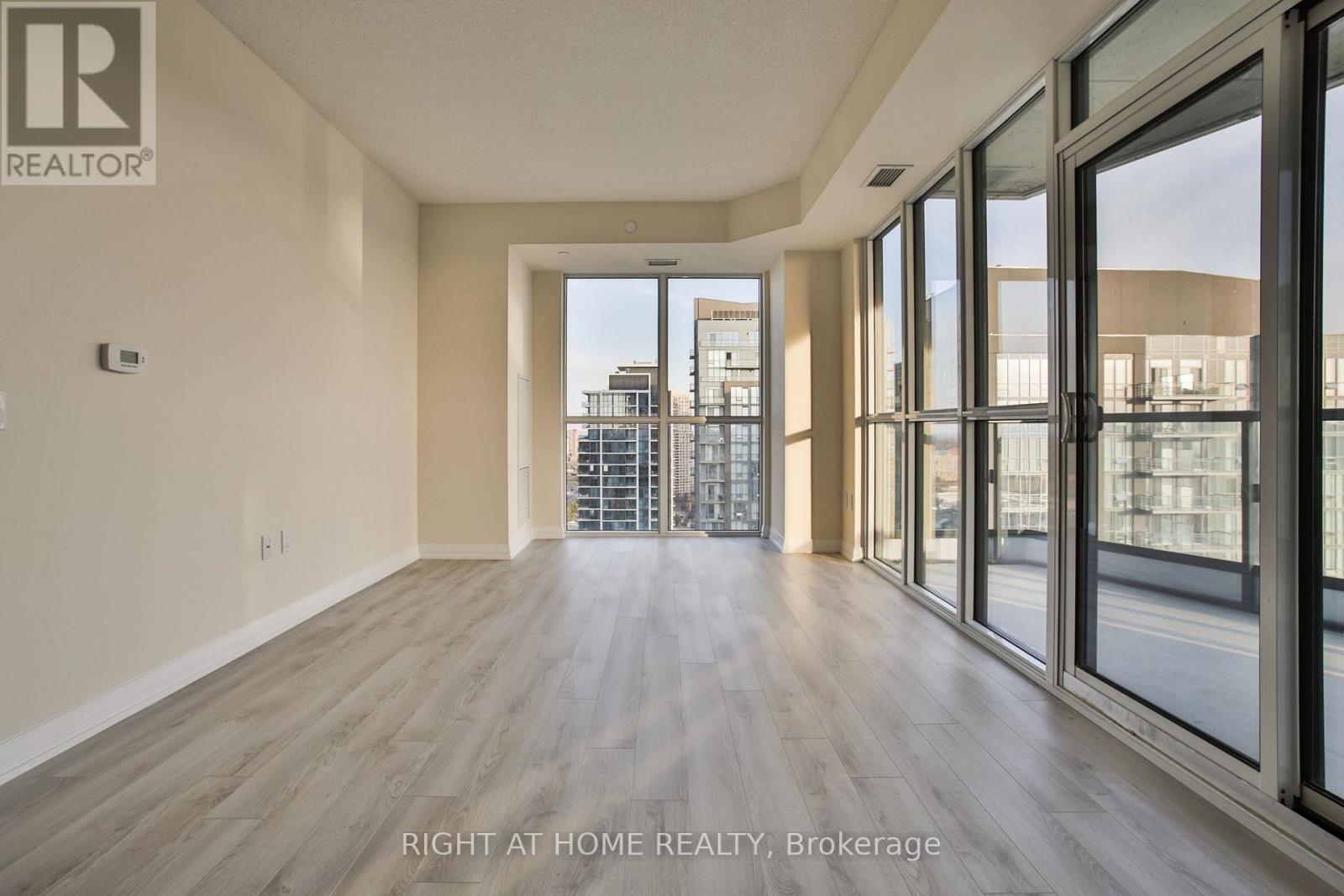 #2014 35 WATERGARDEN DRIVE - 14
