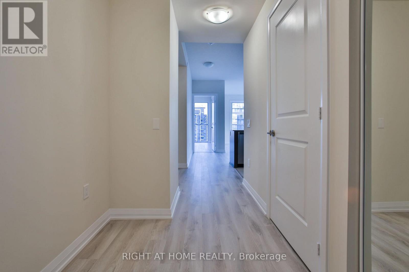 #2014 35 WATERGARDEN DRIVE - 2