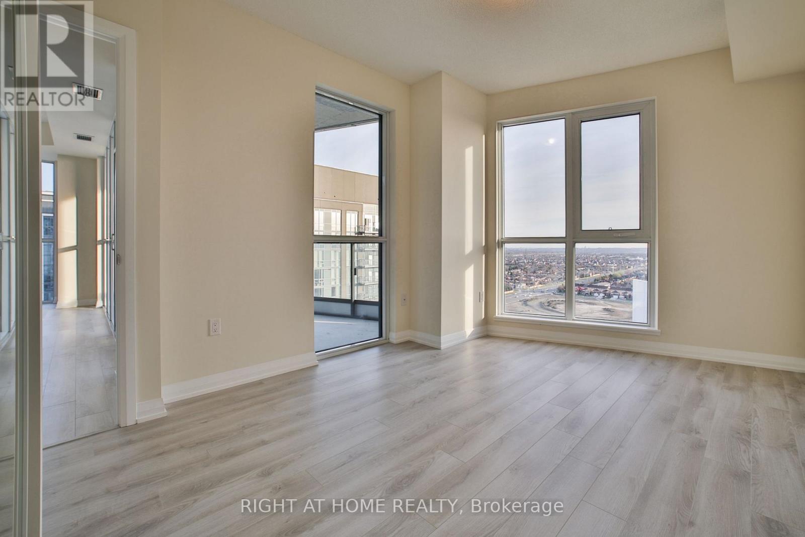 #2014 35 WATERGARDEN DRIVE - 22