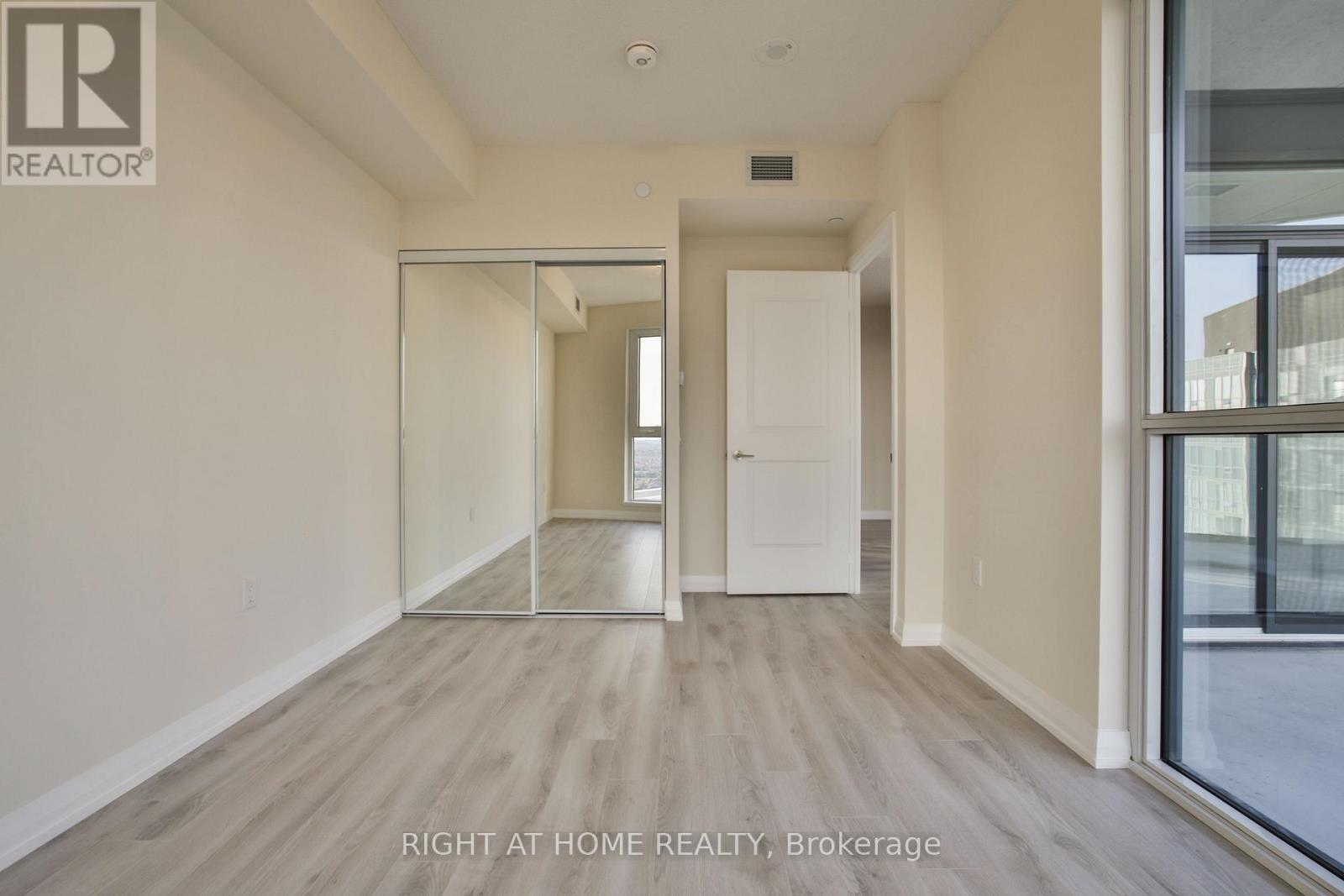 #2014 35 WATERGARDEN DRIVE - 24