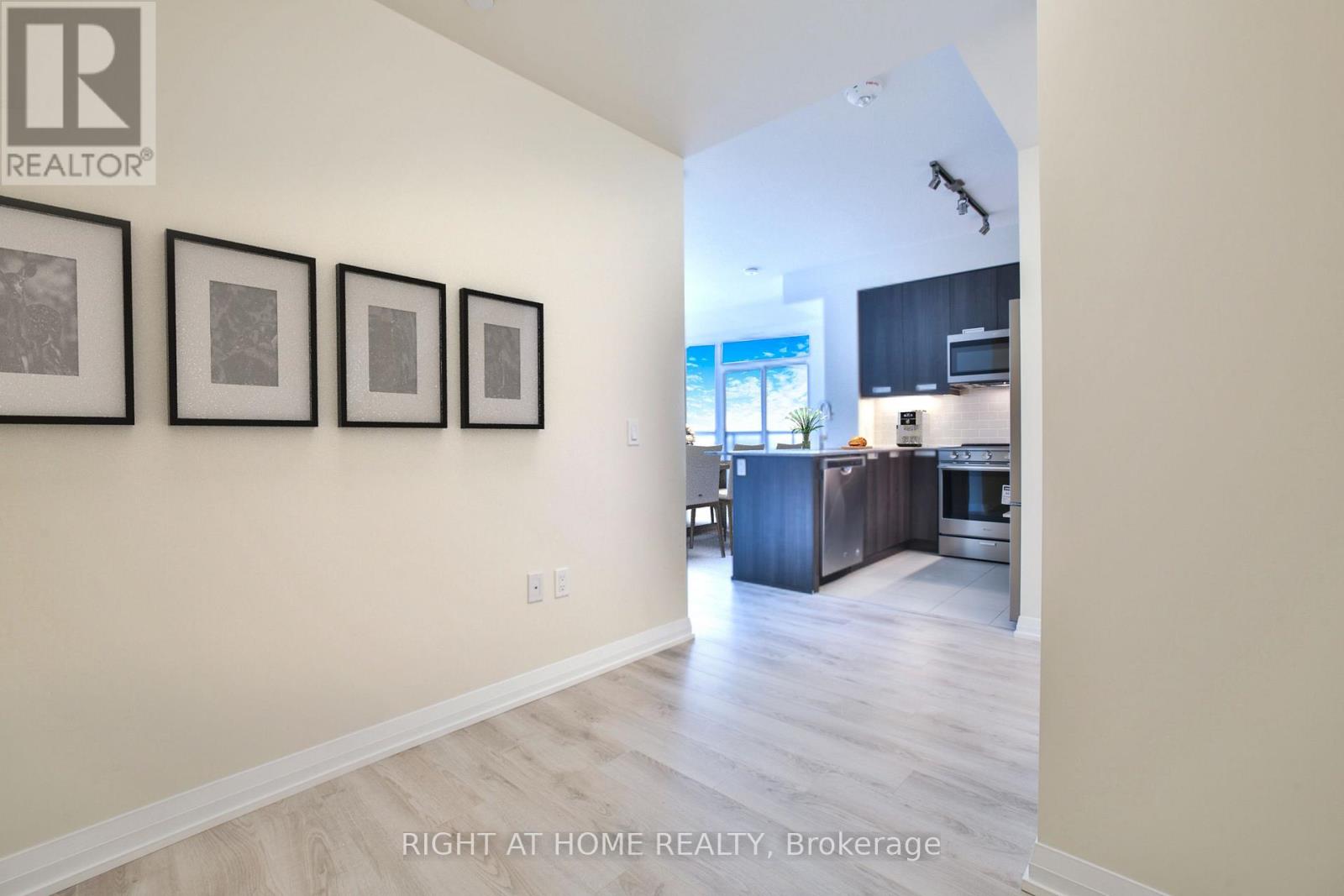 #2014 35 WATERGARDEN DRIVE - 25
