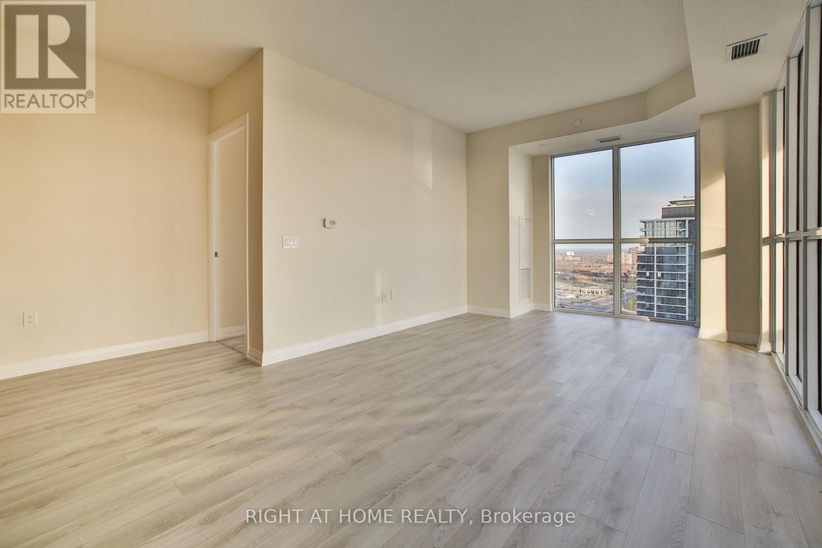 #2014 35 WATERGARDEN DRIVE - 4