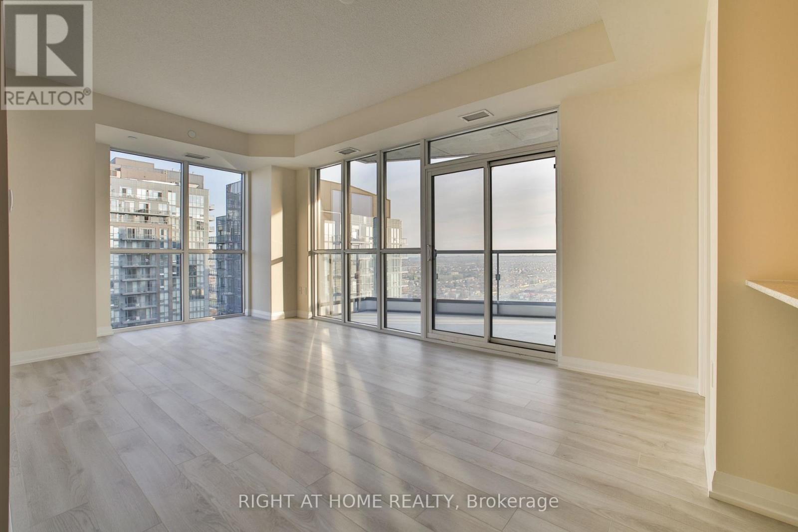 #2014 35 WATERGARDEN DRIVE - 6
