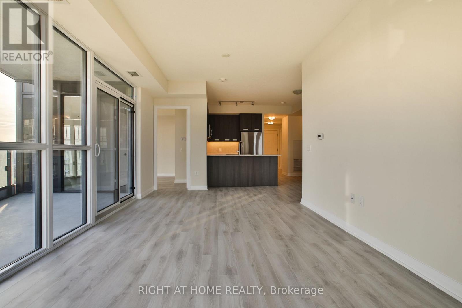 #2014 35 WATERGARDEN DRIVE - 8