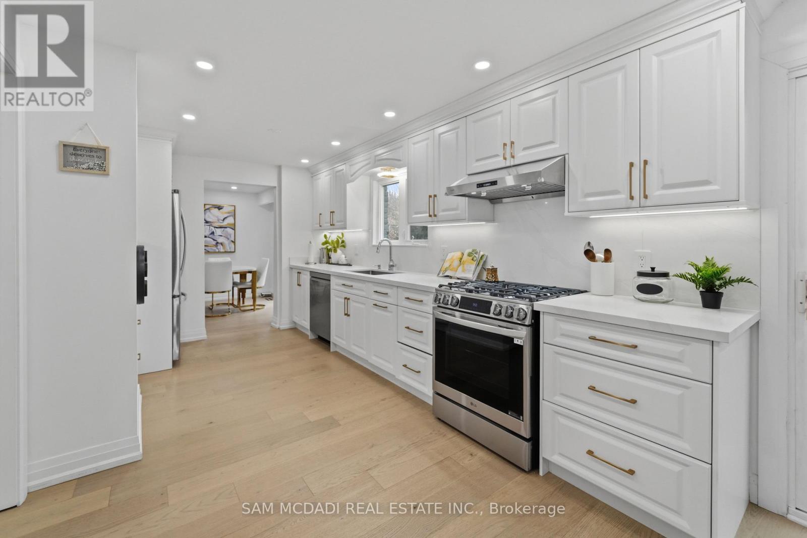 2290 DEVON ROAD - 8