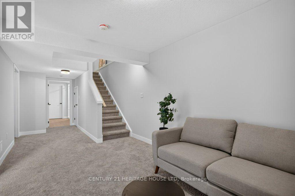 25 KILN LANE E - 35