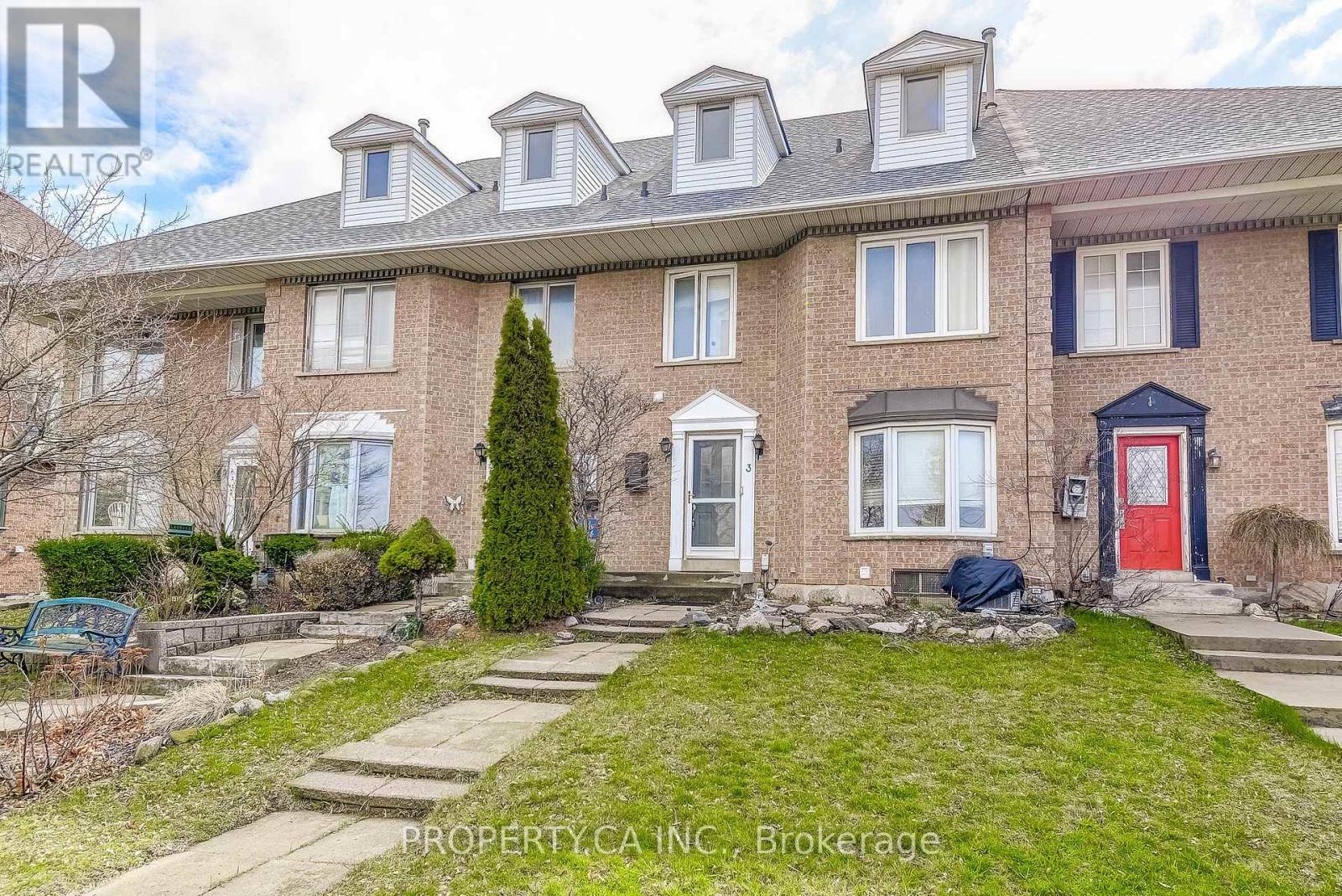3 WATERFORD CRESCENT - 1