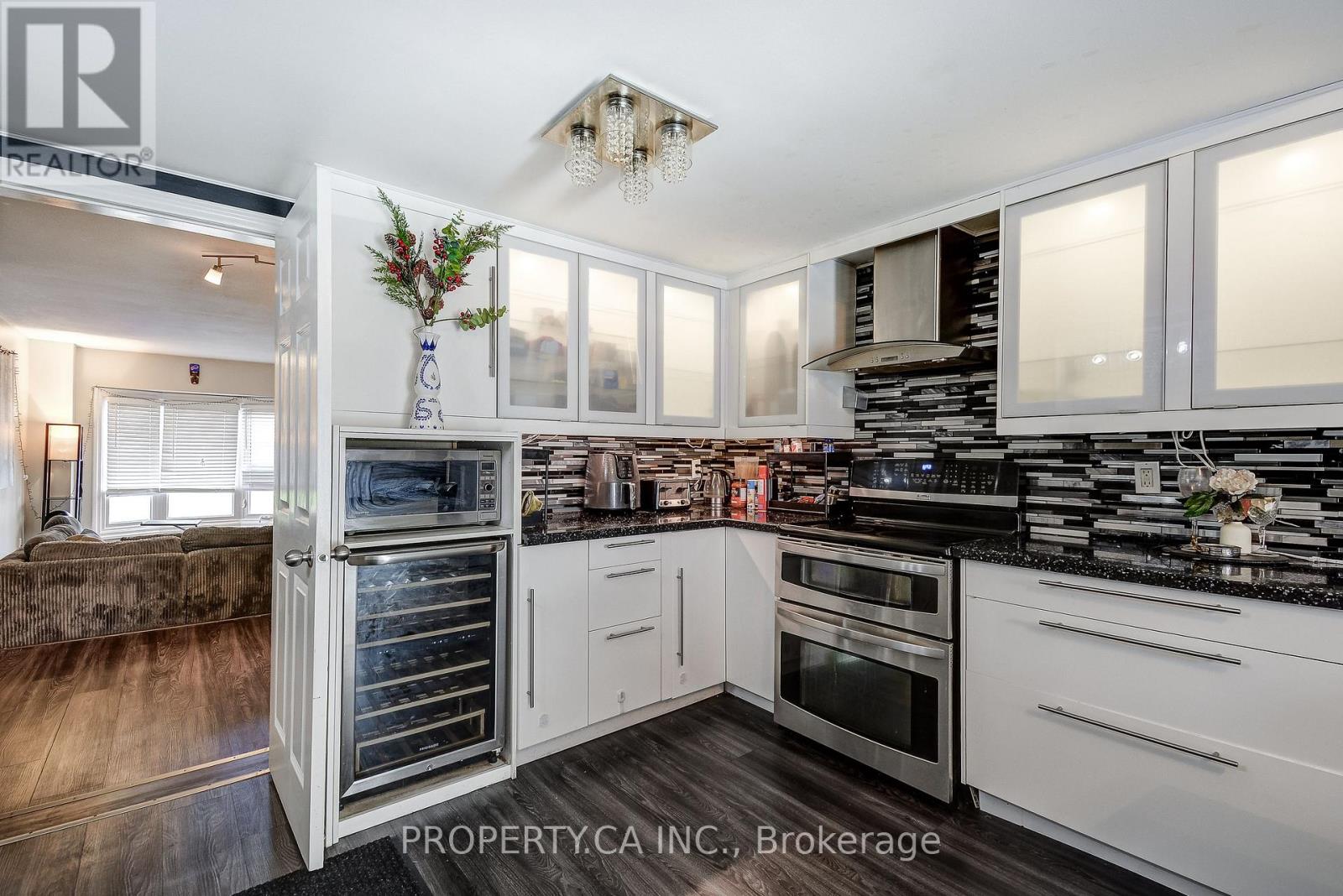 3 WATERFORD CRESCENT - 12