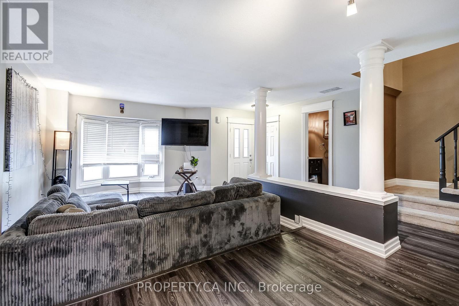 3 WATERFORD CRESCENT - 5